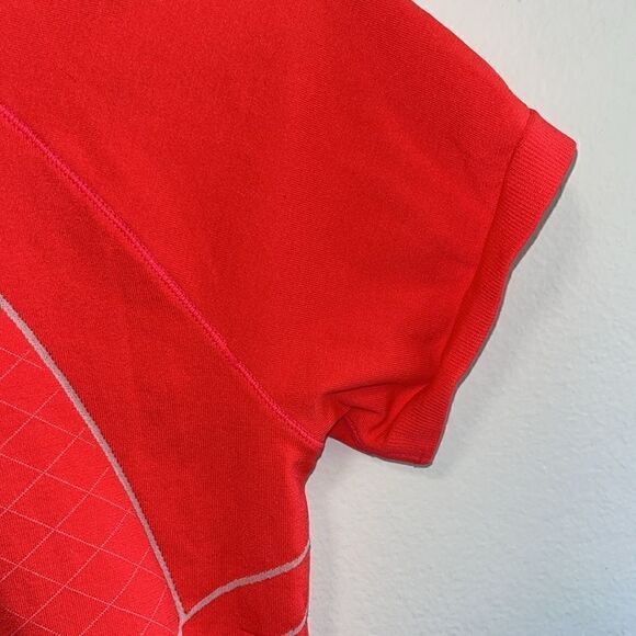 EXCELLENT CONDITION WOMEN’S COLORFUL SMALL REFLECTIVE ATHLETA TECH TOP - Picture 6 of 9